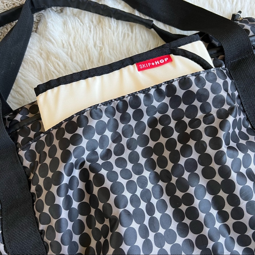 Skip Hop Zip Nylon Diaper Bag - Picture 6 of 14